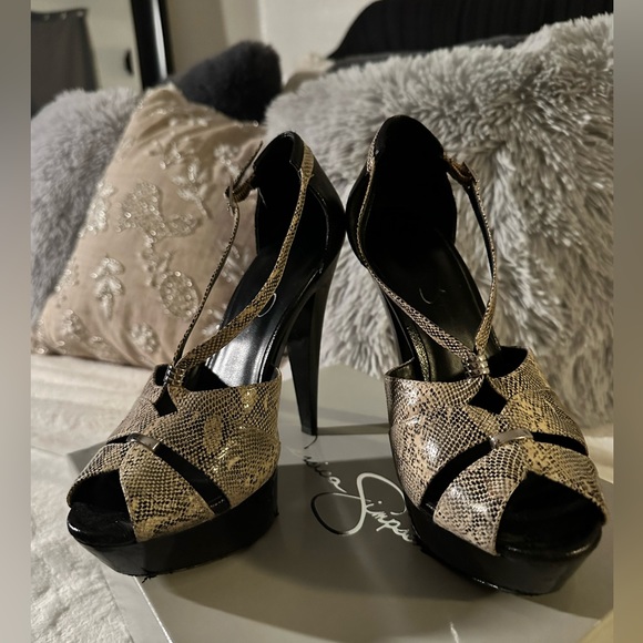 Jessica Simpson Gelio Ivory Leather Snakeskin & Black Platform Heels, 7M - Picture 2 of 10